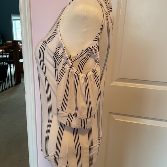 Striped off the shoulder top - Picture 4 of 4